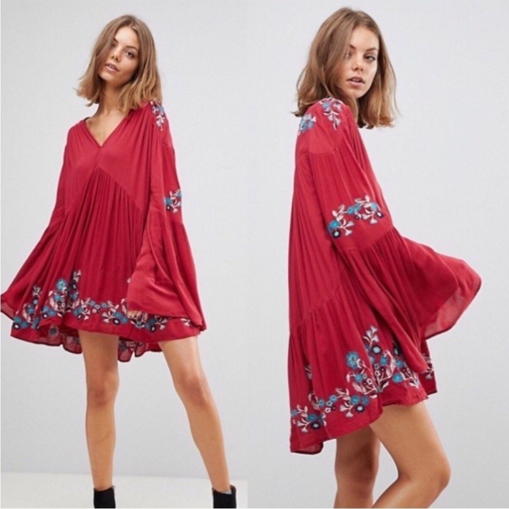 Free People Red Embroidered Te Amo Mini Dress size medium Flare sleeve bohemian